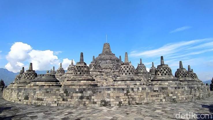 5 Wisata Sejarah di Jawa Tengah Yang Unik Candi Borobudur