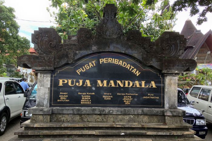 Puja Mandala wisata religi bali