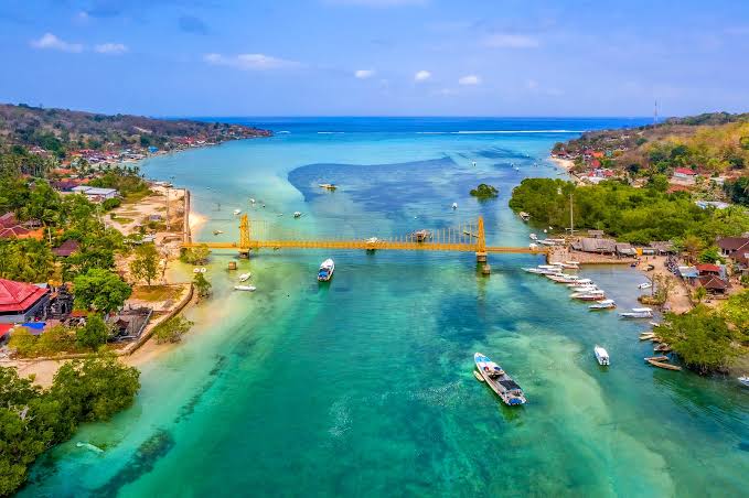 Nusa Ceningan Wisata di Bali Instagramable