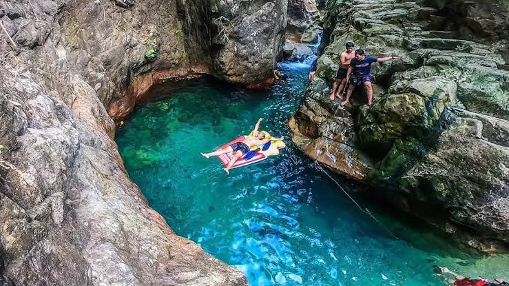 5 Wisata Alam di Jawa Barat Terbaik 2025 Leuwi Liuk wisata alam di Jawa Barat